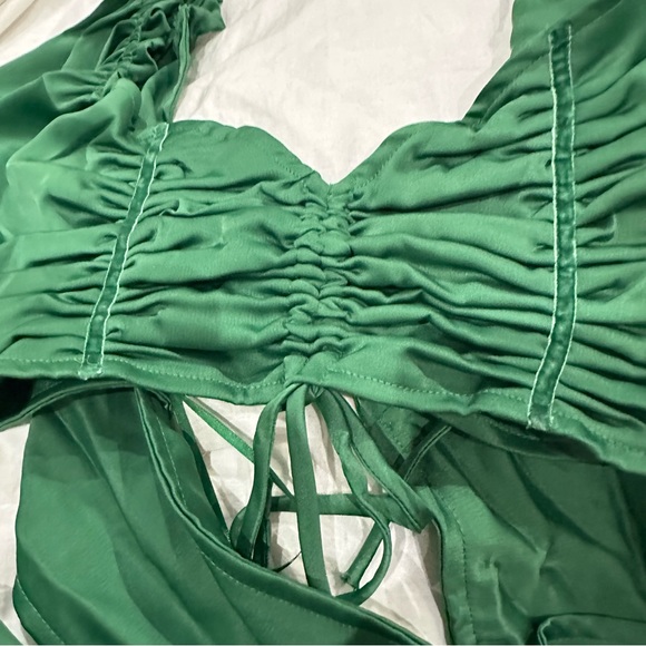 Green satin crop top - Picture 3 of 5